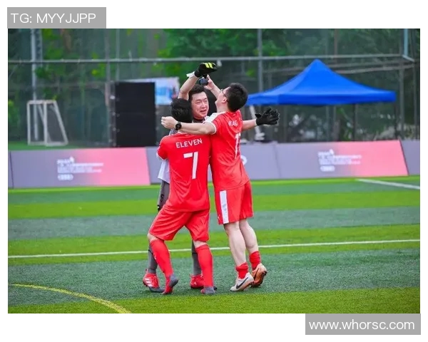 黄娜专访：从绿茵场到人生舞台的足球旅程回顾与展望