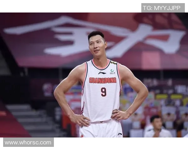 易建联：从篮球场的传奇到生活中的榜样，见证中国篮球的辉煌与挑战