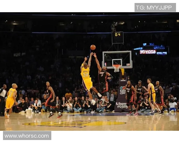 湖人快船激战12月巅峰对决球迷期待精彩瞬间与胜负悬念 湖人快船激战12月巅峰对决球迷期待精彩瞬间与胜负悬念