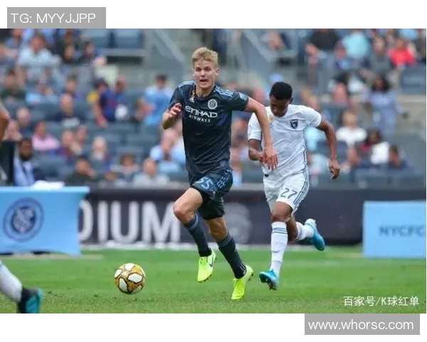 费城足球队迎战强敌全力争胜球迷热情高涨期待精彩对决